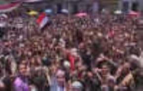 ارتفاع حصيلة الشهداء في صنعاء واستمرار التظاهرات رغم القمع 