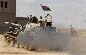 الثوار الليبيون يسيطرون على مطار بني وليد
