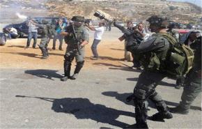 إصابة 26 مواطنا برصاص الاحتلال الاسرائيلي بالضفة