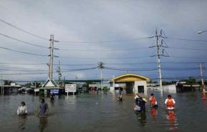 بانكوك تقيم سدودا لمواجهة الفيضانات