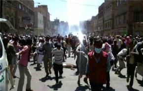مطالبات بإجراءات رادعة بعد استهداف المتظاهرين بصنعاء 