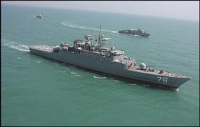 البحرية الايرانية تنقذ ناقلة نفط من براثن القراصنة 