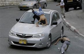 مستوطن يقتل فلسطينيا دهسا بسيارته بالضفة