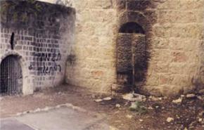 إستنكار لإحراق مسجد عكاشة في القدس المحتلة