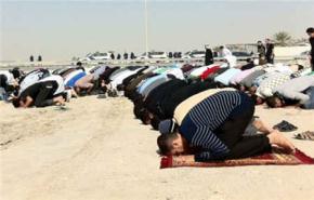 البحرينيون يصلون بالمساجد التي هدمتها السلطة القمعية