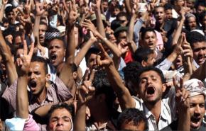 شباب الثورة في اليمن يدعون لمسيرة حاشدة اليوم 