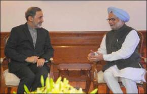 ولايتي يلتقي رئيس وزراء الهند