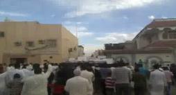 تظاهرات عربستاني ها در شهر ام الحمام در حمايت از ملت بحرين