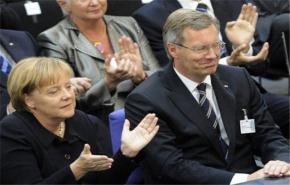 ميركل تنفي السعي لاستبدال رئيس المانيا