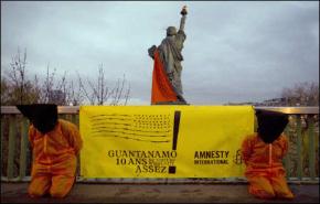 تظاهرات امام البيت الابيض بالذكرى الـ 10 لمعتقل غوانتانامو