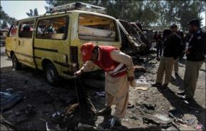  مقتل 6 اشخاص بانفجار عبوة ناسفة بحافلة ركاب في باكستان