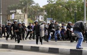 تجدد مواجهات المتظاهرين والبلطجية في القاهرة