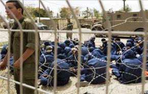 المعتقلون الفلسطينيون يصعدون اضرابهم عن الطعام 