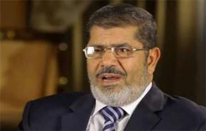 مرسي يشيد يدور القضاء والجيش في حماية الديمقراطية