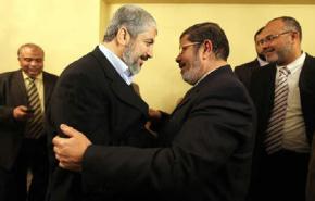 مشعل وهنية يهاتفان مرسي ويباركان له فوزه برئاسة مصر