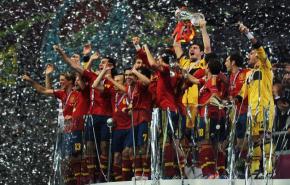 كأس اوروبا 2012: اسبانيا تفك العقدة الايطالية وتحقق ثلاثية تاريخية