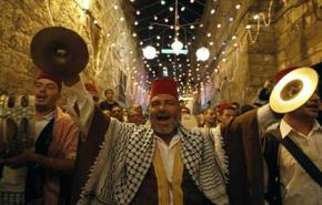 القدس تكتسي حلة من الزينة لاستقبال شهر رمضان