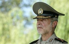 القائد العام للجيش: العدو يخشى الرد غير المتوقع للشعب الايراني