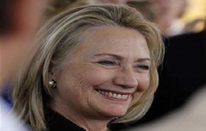 كلينتون تتمسك بقرار تنحيها عن الخارجية في الإدارة الجديدة