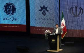 الرئيس احمدي نجاد يكرم منتخبي مهرجان الفارابي الدولي