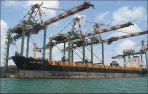 اليمن يضبط أسلحة مهربة بكراتين بسكويت مصدرها تركيا