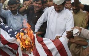 متظاهرون أفغان يحرقون علمي اميركا و