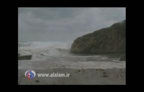 تخلية عدد من جرحى سفينة تركية بعد السيطرة عليها بسبب عاصفة شديدة