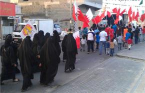 البحرينيون يطالبون بالافراج الفوري عن المعتقلين