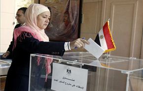 الاغلبية بمصر تصوت لصالح الدستور وسط انتقادات