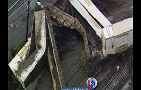 انهيار ارضي يحرف مسير قطار لنقل البضائع