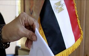 مصر: تكملة الاستفتاء على دستور مبني على الشريعة