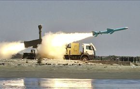 ايران تطلق صاروخ من طراز 