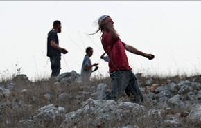 مستوطنون يهاجمون قرية جالود في الضفة الغربية