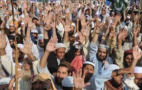 سياسي باكستاني: قوى غربية تدعم تحرك القادري