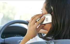 35% من الاشخاص يستخدمون الهاتف أثناء القيادة