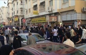 تظاهرات جمعة الكرامة بالبحرين تطالب بإسقاط النظام