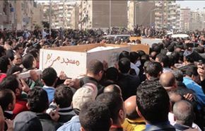 الاف المصريين يشاركون في تشييع قتلى بورسعيد