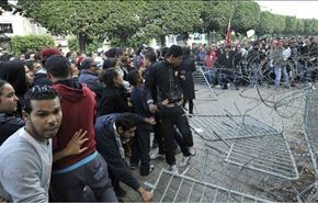 تونس..الشرطة تفرق بالغاز احتجاجاً ضد اغتيال معارض