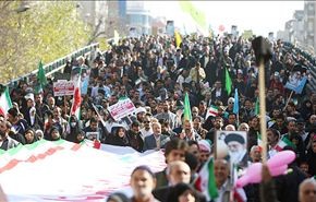 ايران تحتفل بثورتها وترفض لغة التفاوض مع التهديد