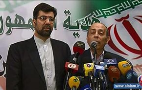 ايران تسلم مساعدات للنازحين السوريين في لبنان