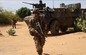 فرنسا تبدأ إقامة قاعدتين جويتين في مالي