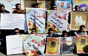 فلسطين تتضامن مع الأسرى المضربين عن الطعام