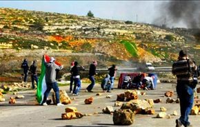 الاحتلال يصيب عشرات الفلسطينيين امام سجن عوفر