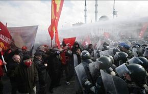 اشتباكات بين الشرطة التركية ومحتجين اكراد