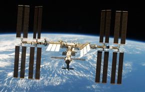 سفينة فضاء روسية ترفع مدار محطة الفضاء الدولية