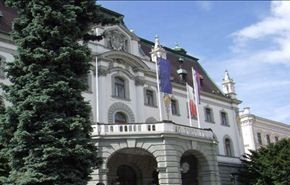برلمان سلوفينيا يكلف زعيمة اليسار بتشكيل الحكومة