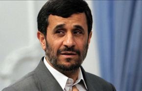 الرئيس احمدي نجاد يشارك في مراسم تشييع تشافيز