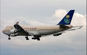 سعودي يؤخر إقلاع طائرة مطالبا بمحارم للمضيفات