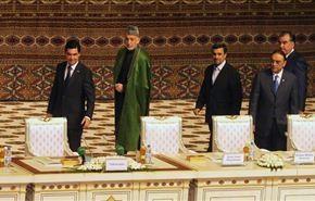 احمدي نجاد يشارك باحتفال عيد النوروز بتركمانستان