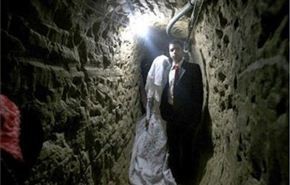 خطيبان يعبران انفاق غزة لاتمام زواجهما